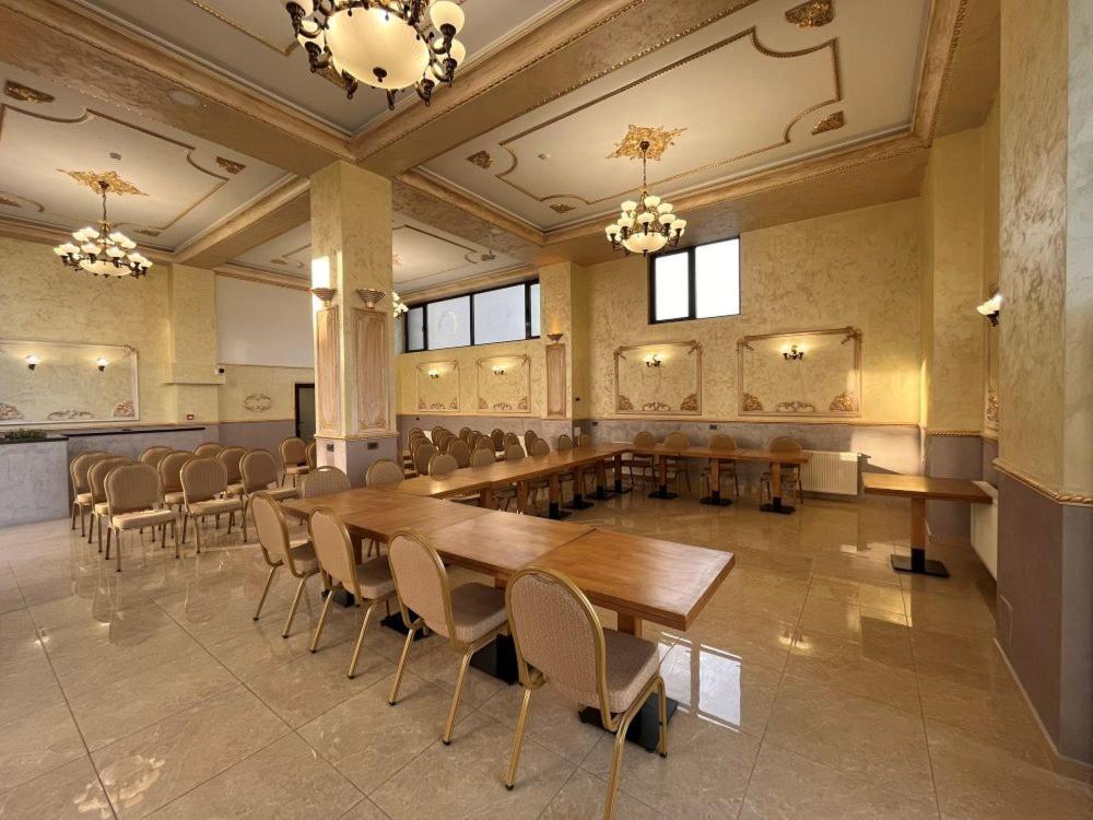 Hotel Ildis Iasi Eksteriør billede